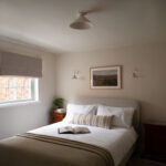 Flatford Small Keats Wall Light - Image 7