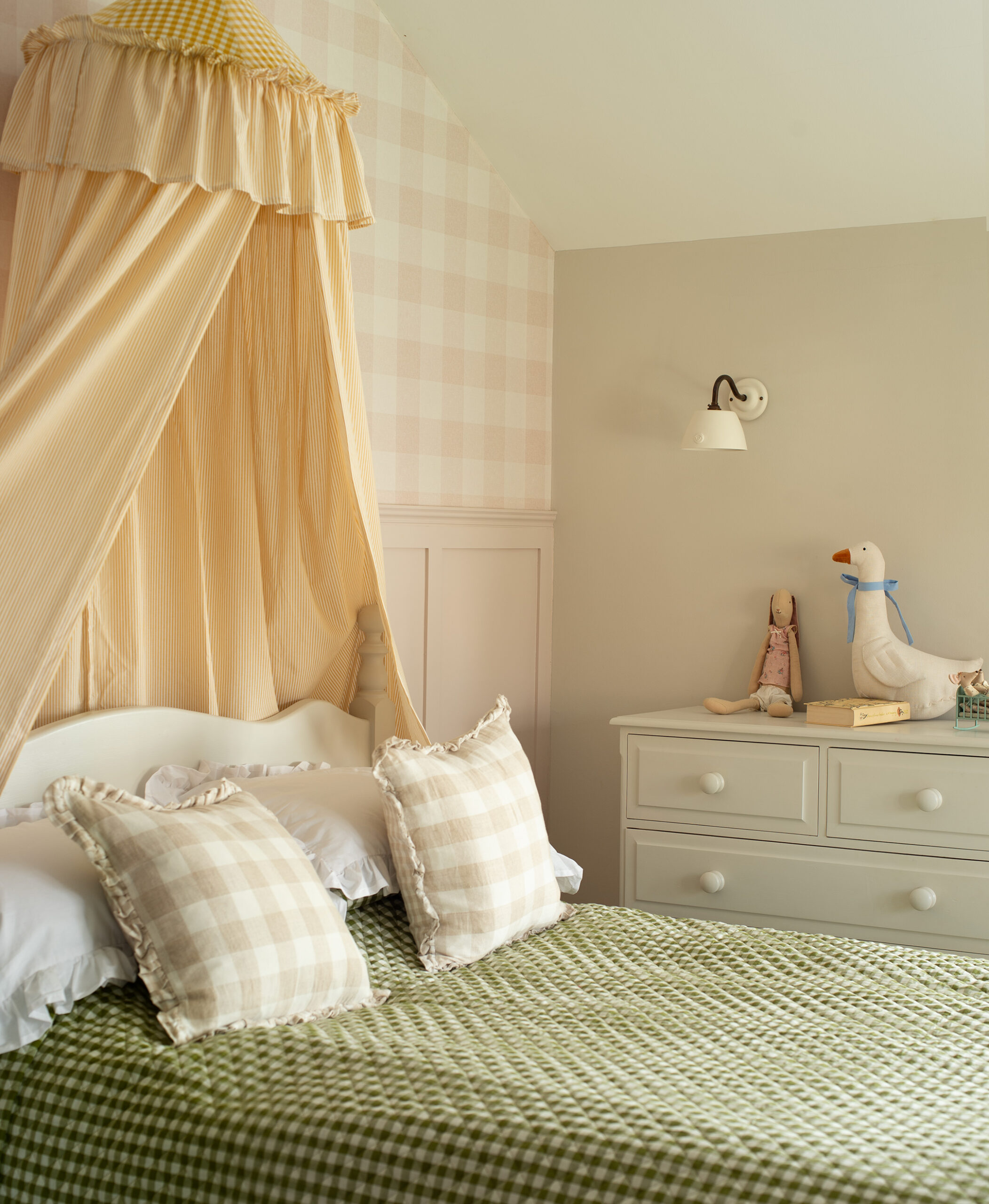 Amy-Farmview-Girls-Room