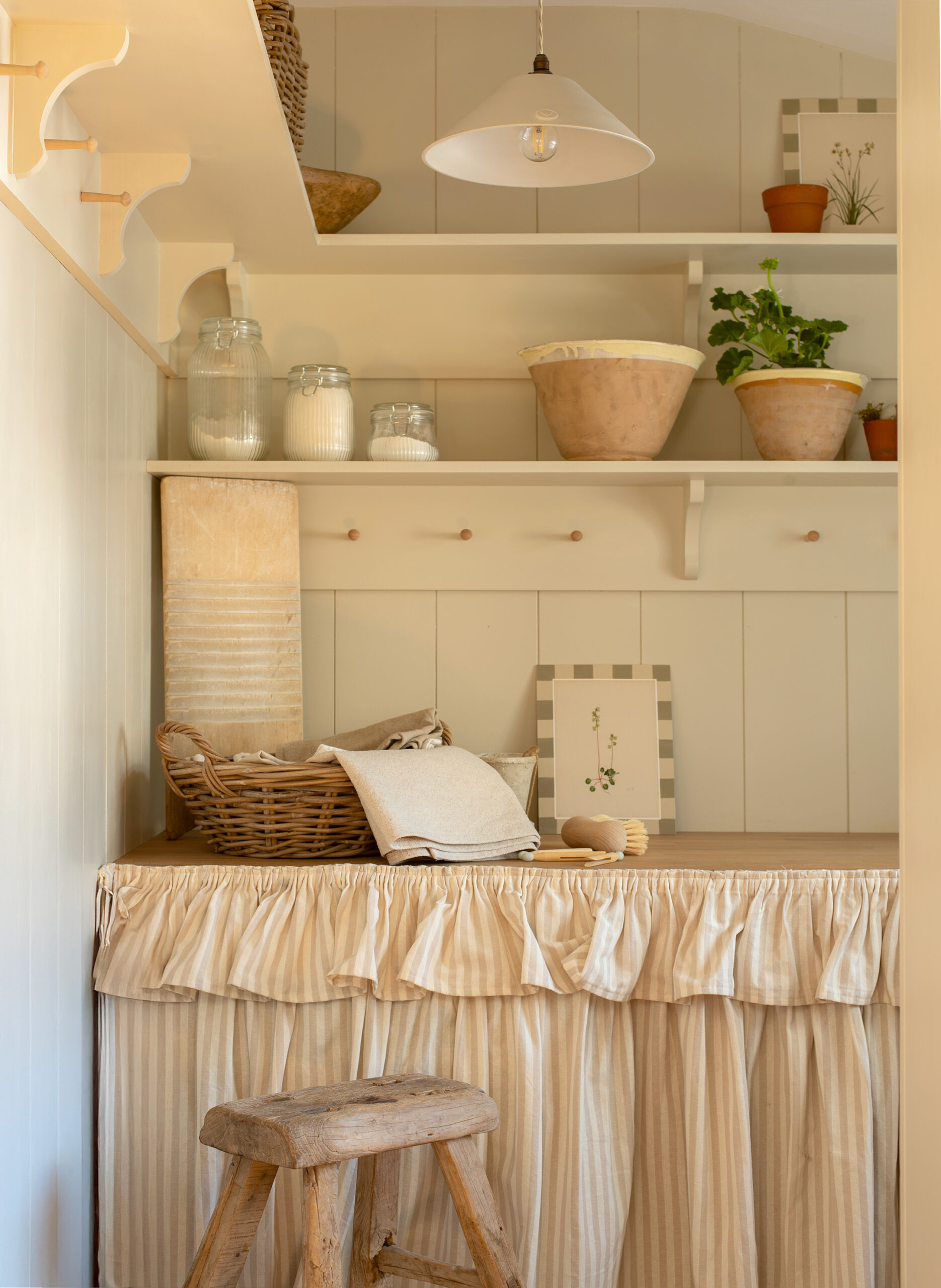 Amy-Farmview-pantry-pendant